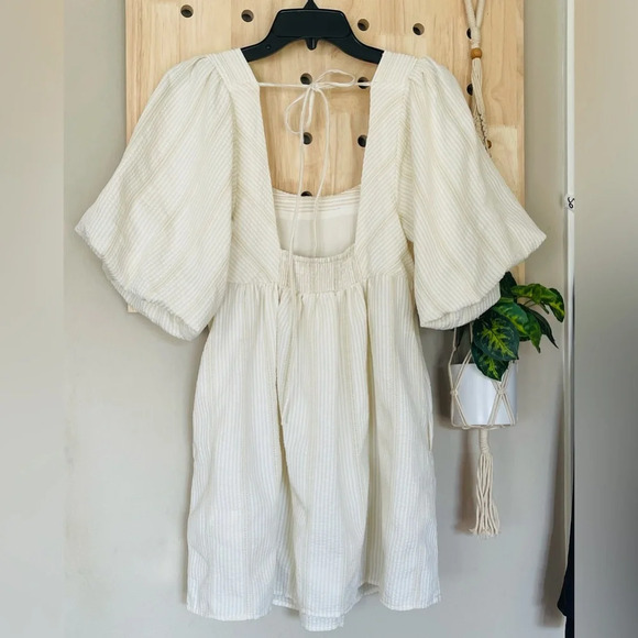 NWOT Free People Gigi Blouson Sleeve Tunic in Cream w/Tie-Back Size: XS MSRP:$98 - Picture 4 of 7